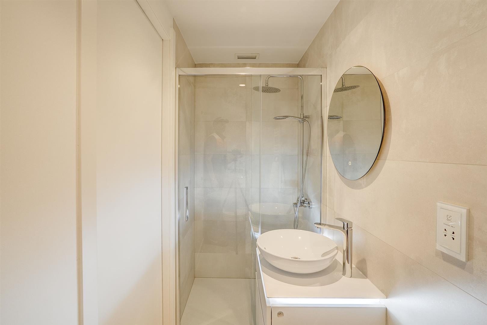 Image of House - 5 Bedrooms - 6 Bathrooms for Sale in North Gorge-Gibraltar, Image 28